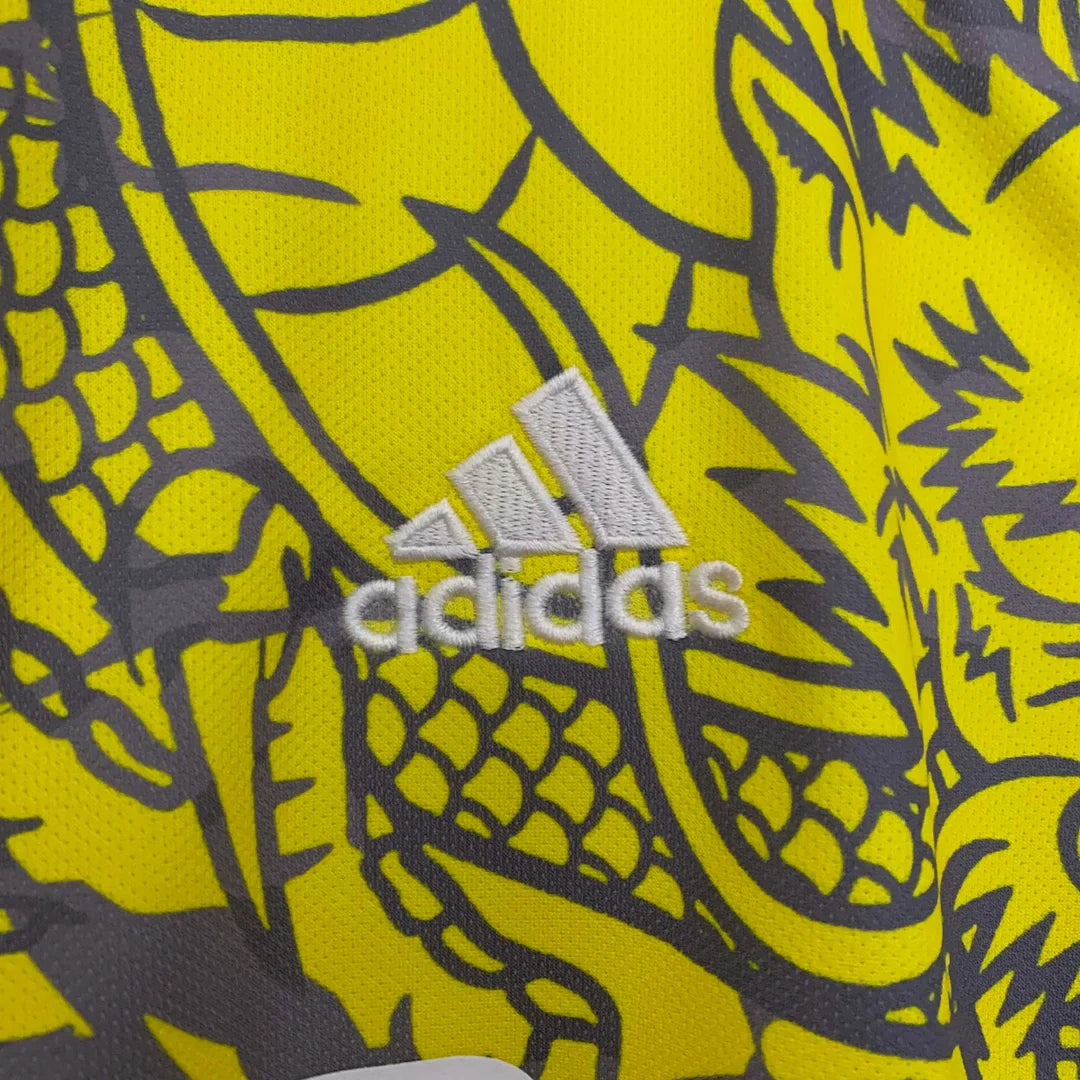 Real Madrid "Dragón Amarillo" Edición Especial