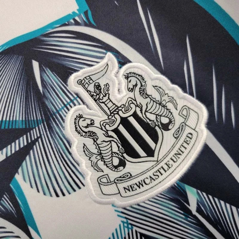2024-2025 Newcastle United Pre match training Wear