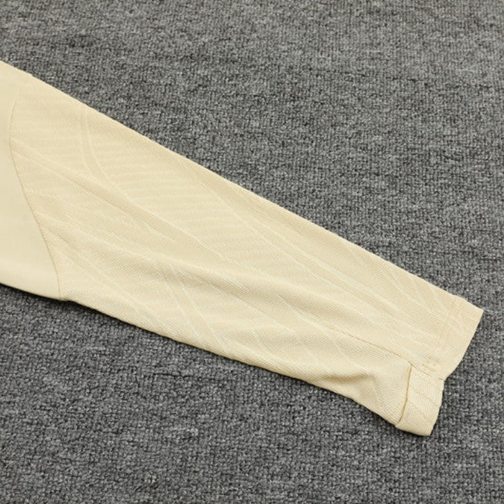 PSG Paris Saint Germain Black and Beige Chándal