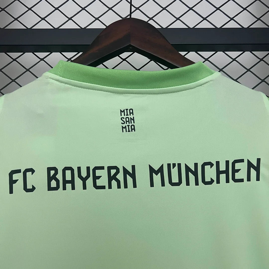 2025/2026 Bayern Munchen Green Goalkeeper Kit
