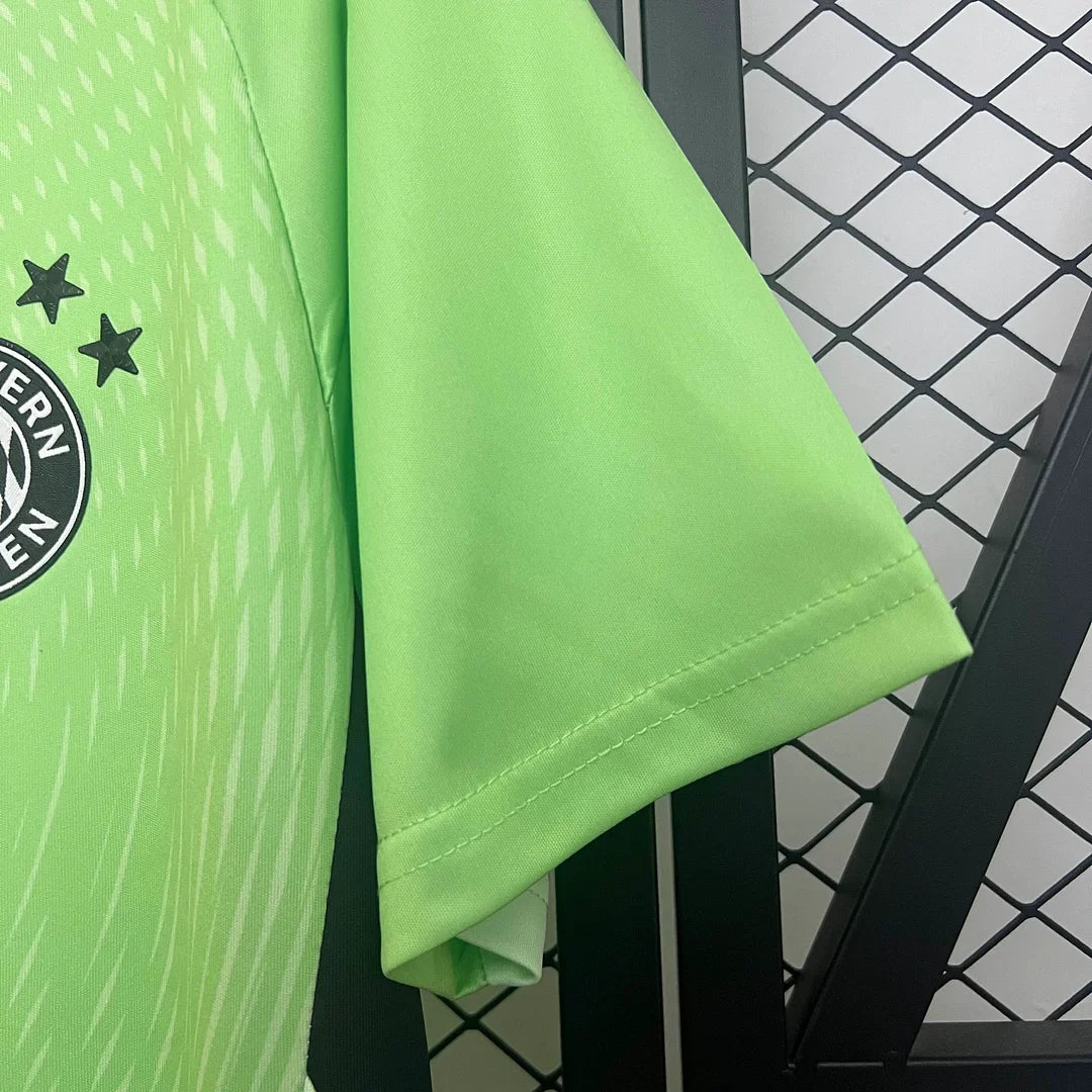 2025/2026 Bayern Munchen Green Goalkeeper Kit