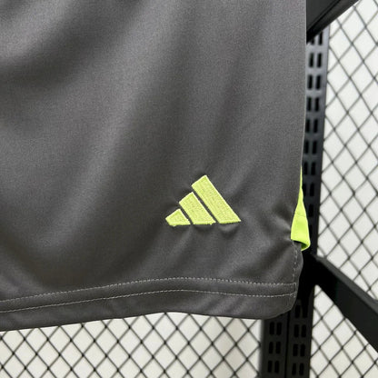 2025/2026 Bayern Munchen Goalkeeper Kit Talla Niño