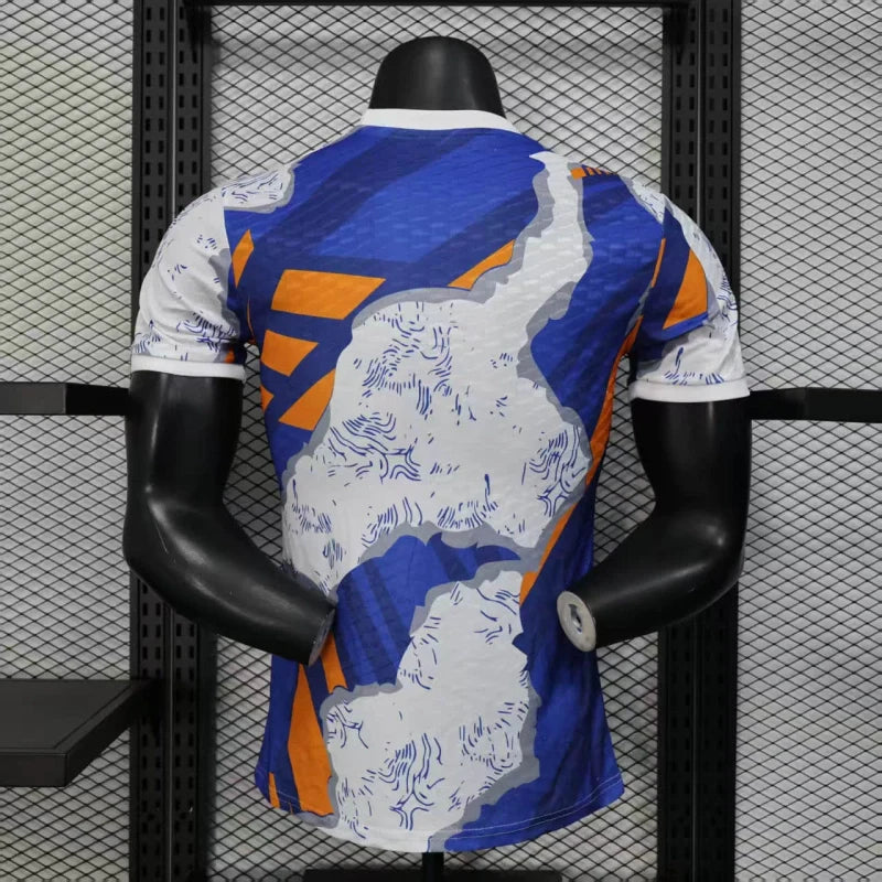 Real Madrid "Nebula Reign" Edición Especial