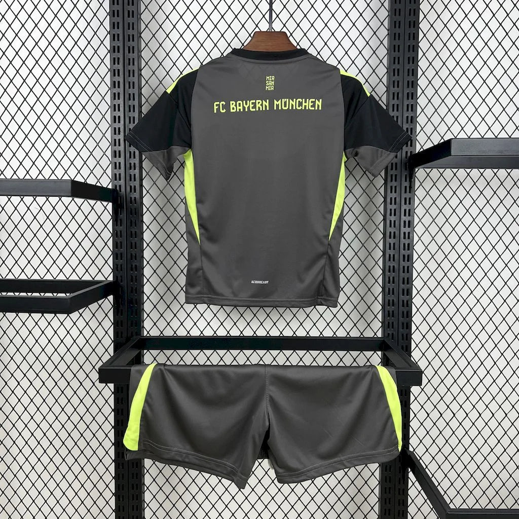 2025/2026 Bayern Munchen Goalkeeper Kit Talla Niño