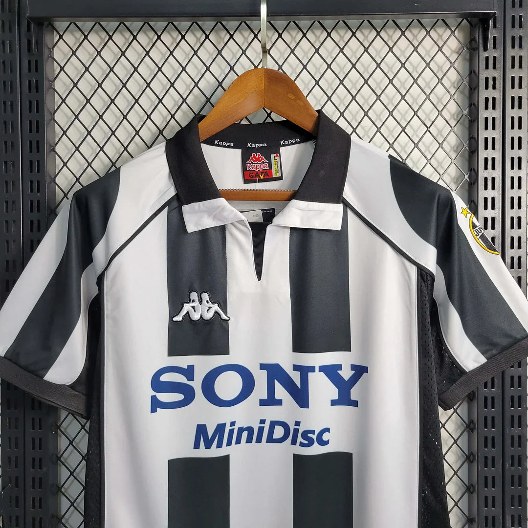 1997-1998 Retro Juventus Local