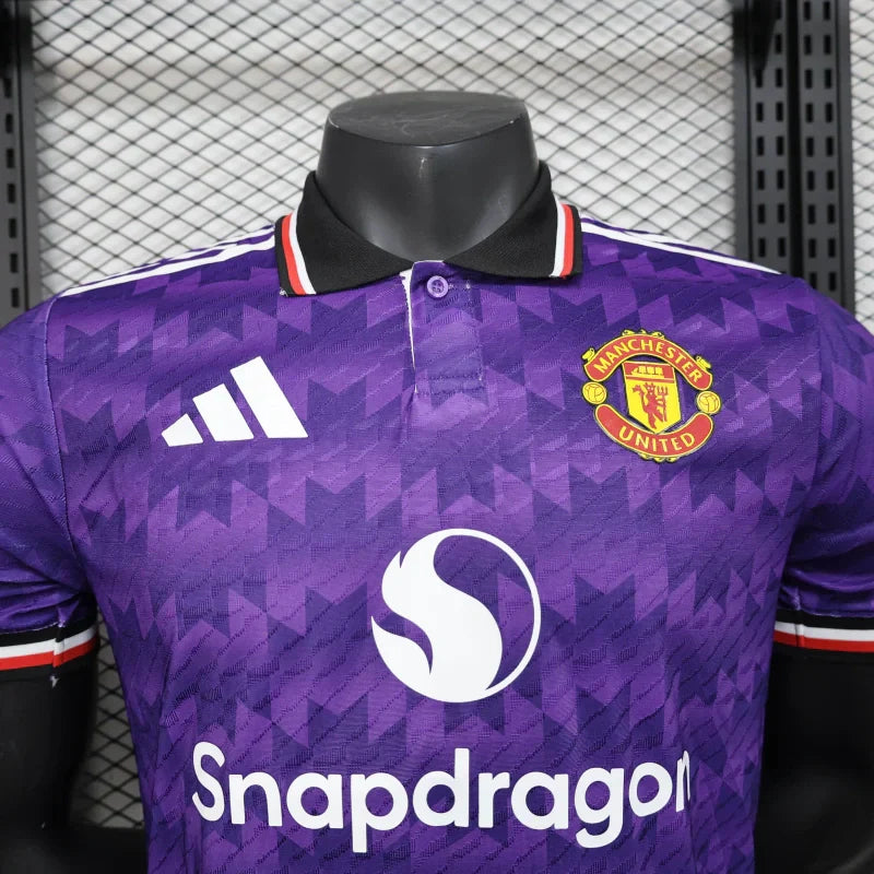 Manchester United "Crimson Mirage" Edición Especial