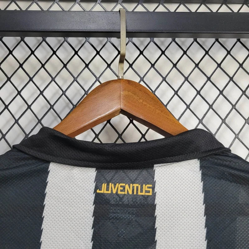 2010-2011 Retro Juventus Local