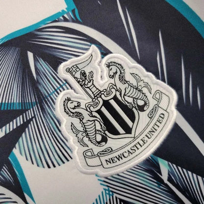 2024-2025 Newcastle United Pre match training Wear