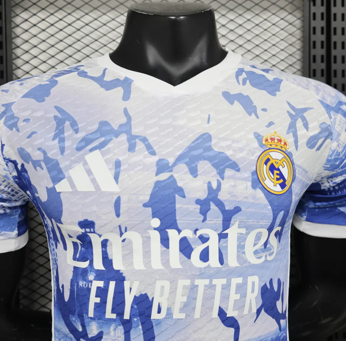 Real Madrid "Blue Skyline" Edición Especial