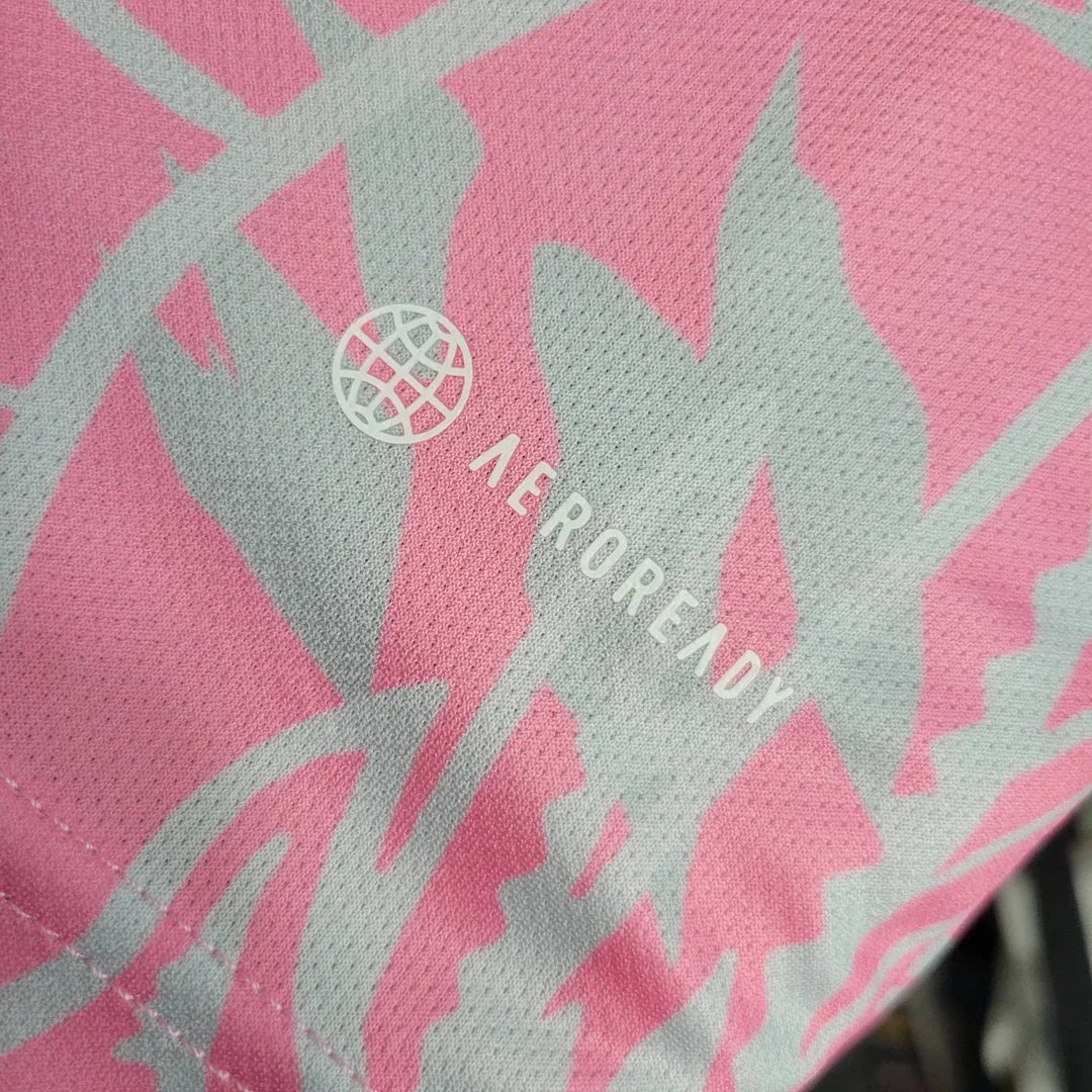 Real Madrid "Dragón Rosa" Edición Especial