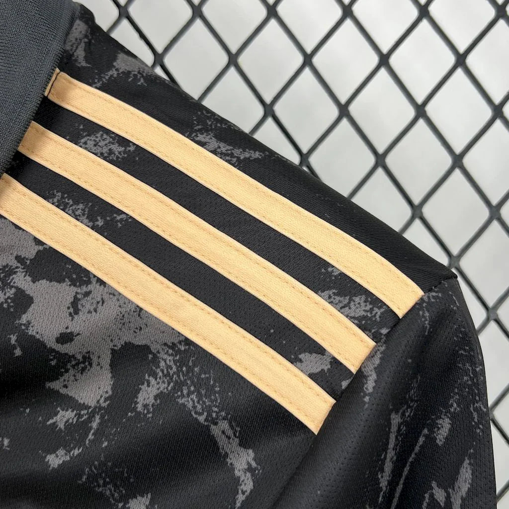 Ajax X Stone Island Edición Especial