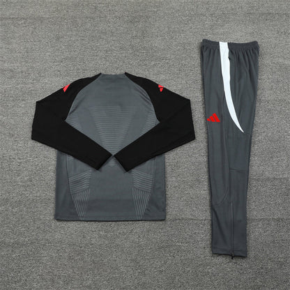Manchester United Gray Chándal III