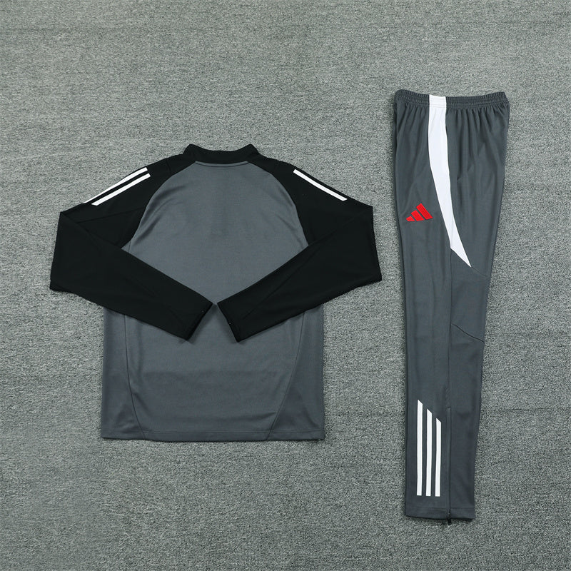 Manchester United Gray Chándal II