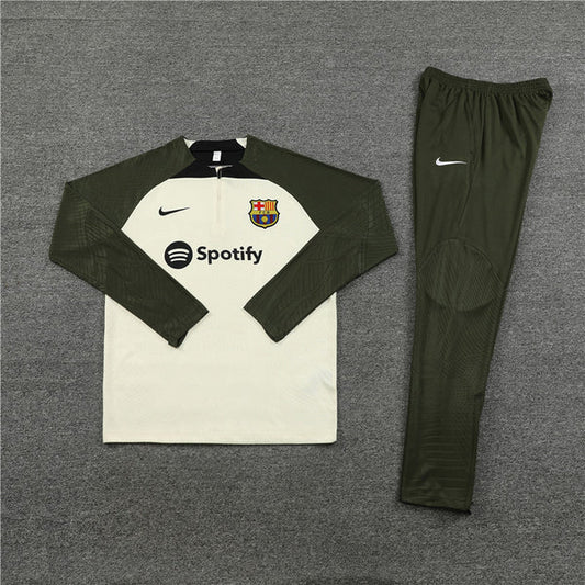 Barcelona Military Green and White Chándal