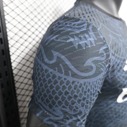 Real Madrid "Midnight Dragon" Edición Especial