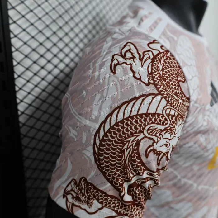 Real Madrid "Crimson Dragon" Edición Especial
