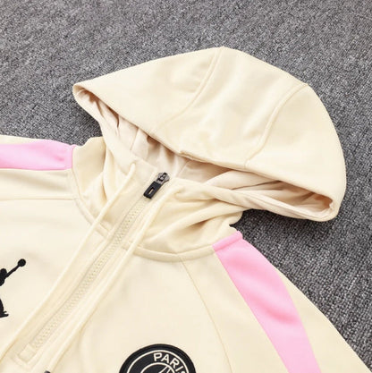 PSG Paris Saint Germain Beige and Black Chándal