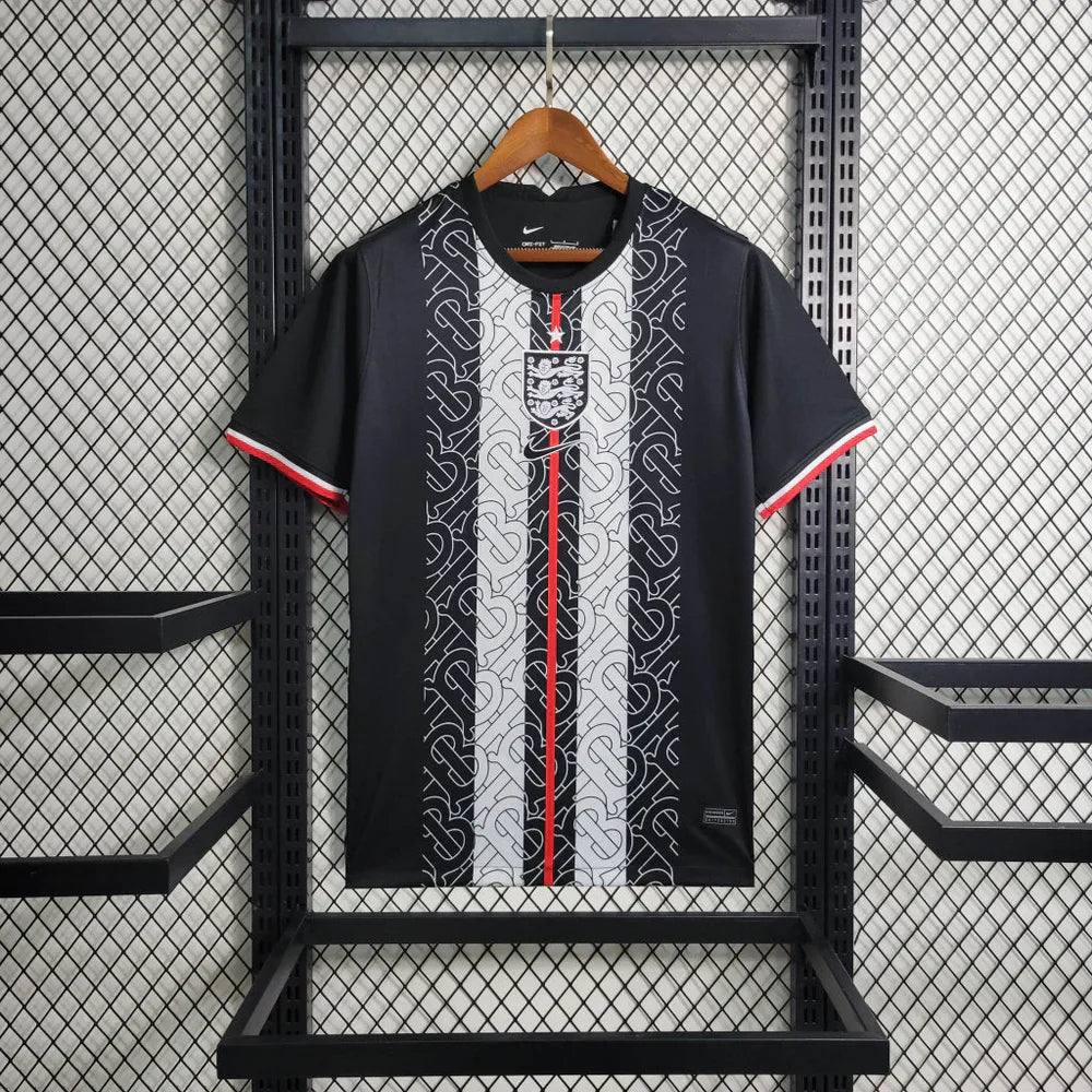England "Regal Runic" Edición Especial
