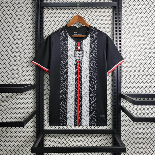 England "Regal Runic" Edición Especial