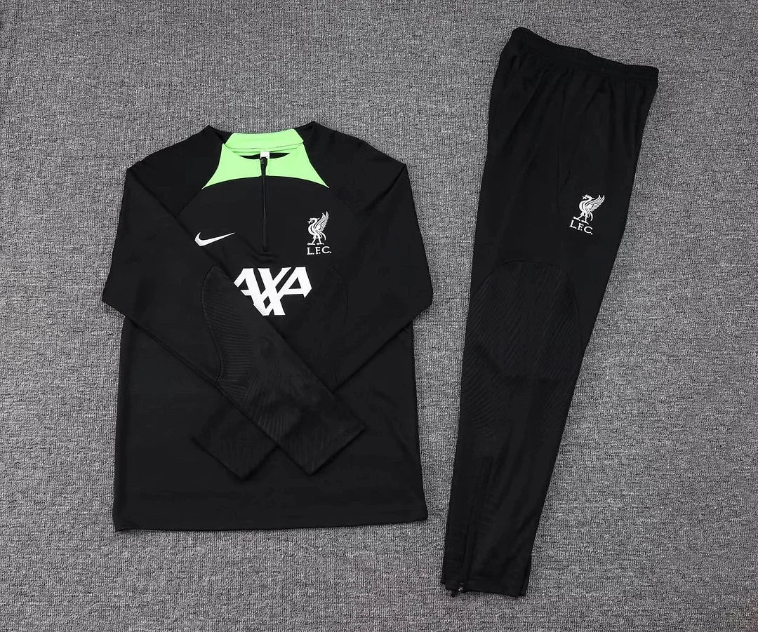Liverpool Black Chándal