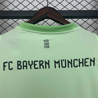 2025/2026 Bayern Munchen Green Goalkeeper Kit