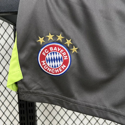 2025/2026 Bayern Munchen Goalkeeper Kit Talla Niño