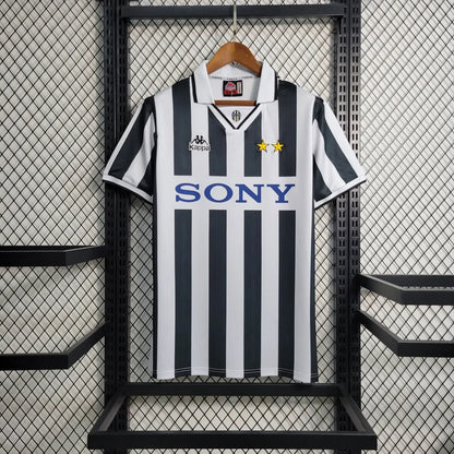 1996-1997 Retro Juventus Local